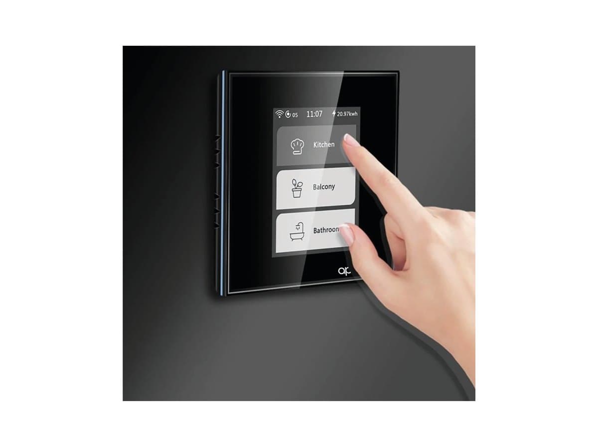 Apaniot APS 005 Wi-Fi LCD switch with energy monitoring, a fingertip on the screen
