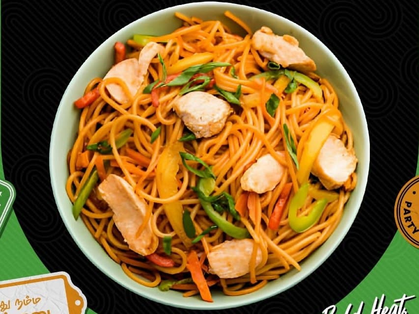 Schezwan chicken noodles